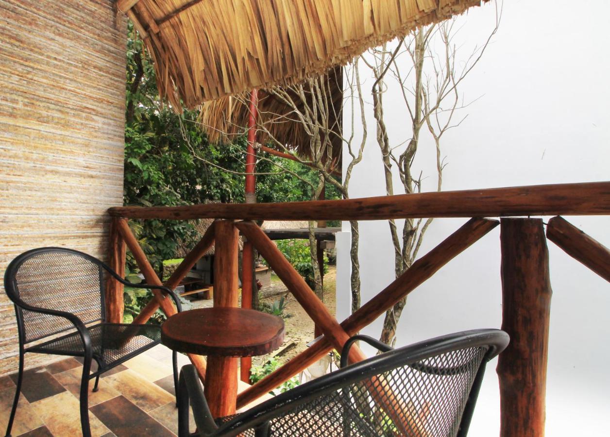 Hotel Pancho Villas Bacalar - Free Bikes And Paddles Bagian luar foto
