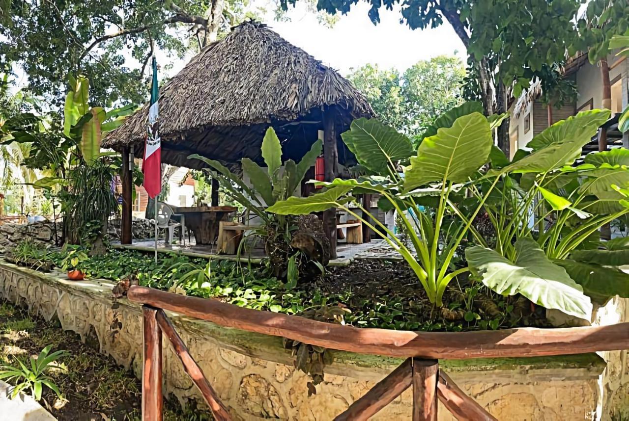 Hotel Pancho Villas Bacalar - Free Bikes And Paddles Bagian luar foto